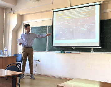 «Равный обучает равного»: магистранты ФТФ вышли на замену преподавателей кафедры